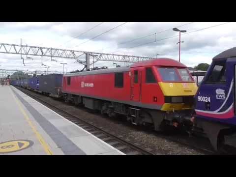 DB schenker 90024 & 90018 with Mossend to Daventry intermodal service