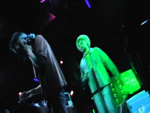 Manasseh and Danny Red plays Diapositive Band single