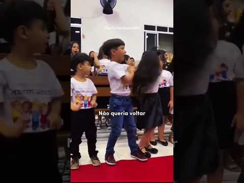 Ao Senhor Pertence Toda a Terra - Corinhos Evangélicos