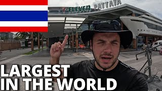 World's BIGGEST 7-Eleven Tour in Pattaya, THAILAND 🇹🇭