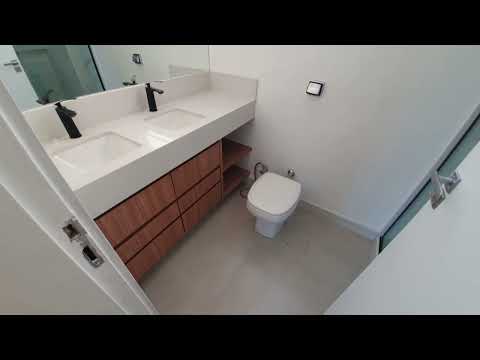 Apartamento Amplo e Reformado na Tijuca, com 130m2, 4 quartos, 1 vaga a 280m da Praça Saens Peña.