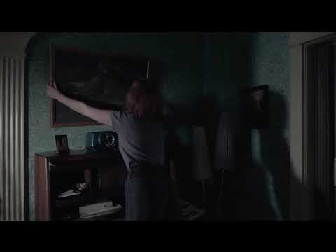 Queen’s gambit - house Scene