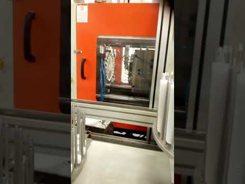 Injection molding plastic spoons