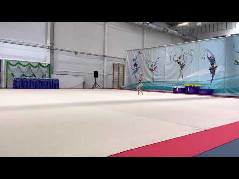 Елизавета Беляева (Elizaveta Beliaeva) 2013г/р Первый выход с булавами