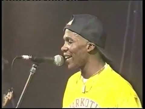 King Kester Emeneya - Mabala ya commission (live au zénith de Paris 2001)