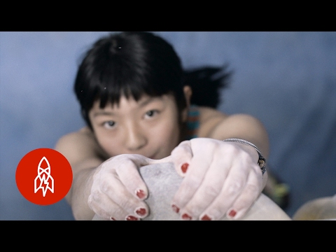 世界一の女性ロッククライマーは14歳 (The Best Female Rock Climber In the World is 14 Years Old)