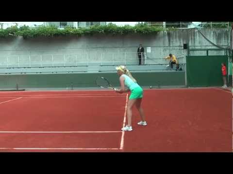 Laura Pigossi v Elena Maltseva - (Maltseva service return winner)