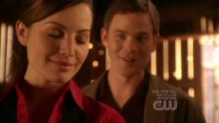 Smallville - S8 E10 (Bride) - Jimmy tells Lois about Clark.