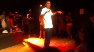 Castro performs Beggin'/Disgusting live