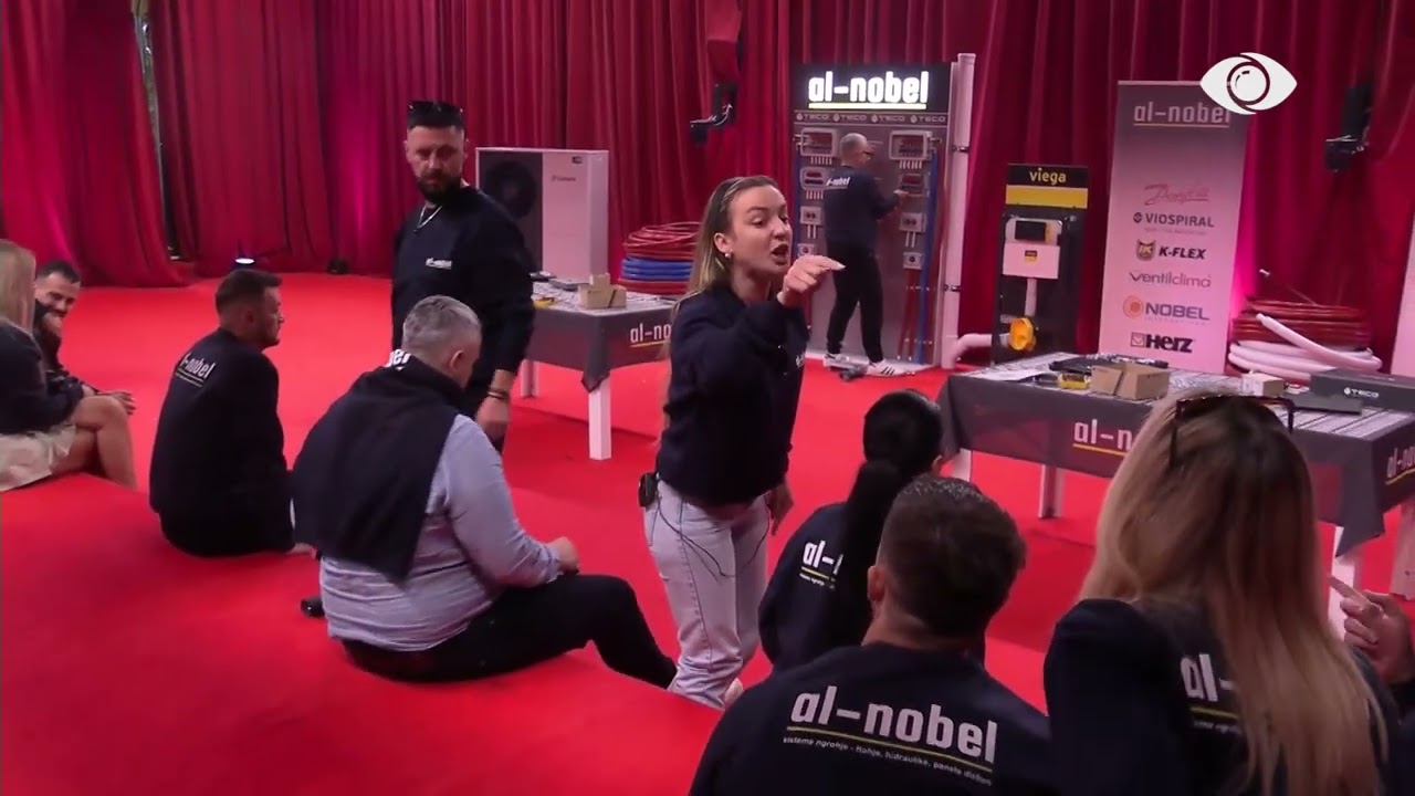 Turp të të vijë/ Juela-Selin: Ti ke vetëm një vrimë në kokën tënde