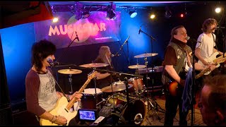 RHINO BUCKET  -  She´s A Screamer