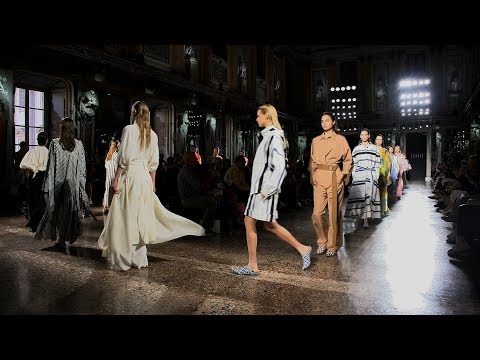 JESSIE SS 2019 Collection Runway Fashion Show @ Milan Fashion Week | DESIGNERS edit EXCLUSIVE