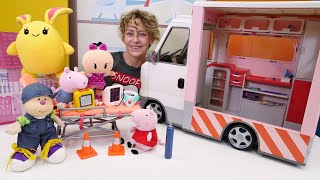 Nicoles Spielzeug Kindergarten. Wir lernen, was es in einem Krankenwagen gibt. Lehrreiches Video