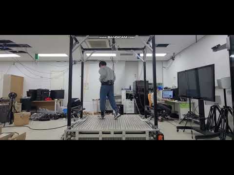 초박형 전방향 러닝머신