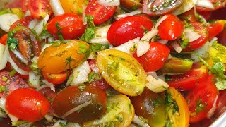 בקלי קלות- סלט עגבניות שרי מסעדות (ליהי קרויץ - מטבח בקלי קלות) - התמונה מוצגת ישירות מתוך אתר האינטרנט יוטיוב. זכויות היוצרים בתמונה שייכות ליוצרה. קישור קרדיט למקור התוכן נמצא בתוך דף הסרטון