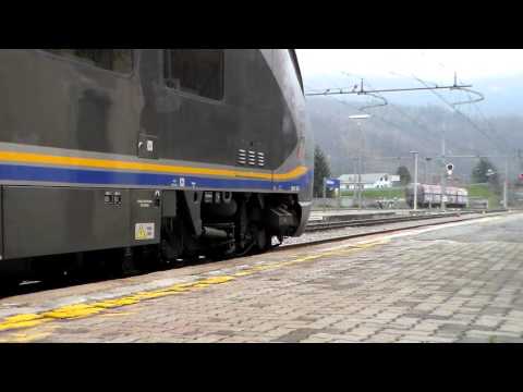 ARRIVO E PARTENZA DEL MINUETTO E. IN NUOVA LIVREA TRENITALIA. ROBILANTE (CN) 4 - 4 - 2016.