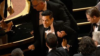Rami Malek Falls Off 2019 Oscars Stage, But He&#39;s Still Celebrating!