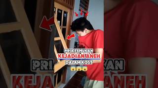 Download lagu Tak Sengaja Mengintip, Pria Ini Temukan Hal Tak Terduga Di Kamar Kost?! #shorts mp3