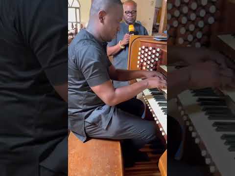 MHB 152 - Albert Adusei Duah (organist) and Eddy Gaisie (Tenor solo) #extrachoral