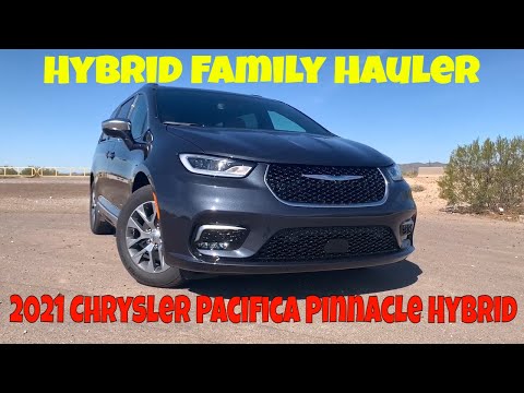 2021 Chrysler Pacifica Pinnacle Hybrid (Interior and Road Test)