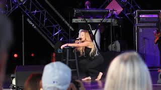 TAYLOR DAYNE LIVE AT EPCOT 2017   DONT RUSH ME