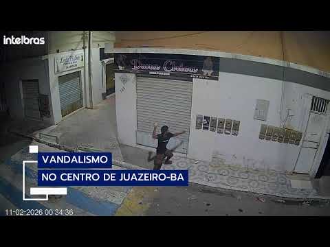 Câmeras registram homem depredando contadores de energia no centro de Juazeiro durante a madrugada