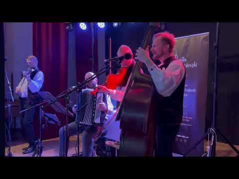 Dze še kuri, Teraz jem ša rozskakala, Rosla slivka popri slivci, Rubal ja čatinu, Pila ja paľunku