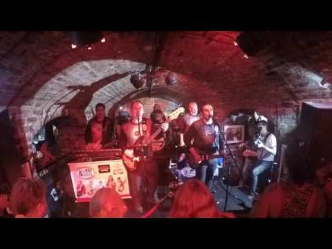 clube big beatles live at the cavern club front 2016 for there 60th show in 22 years