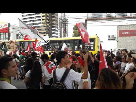 Estudantes e Entidades Sidicais em protesto.