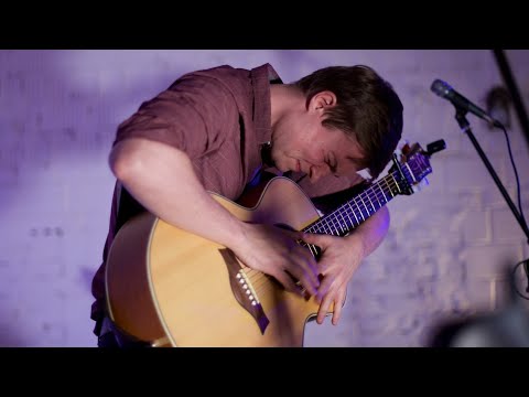 Luca Stricagnoli - Thunderstruck (live cover by Dmitry Malakhov)