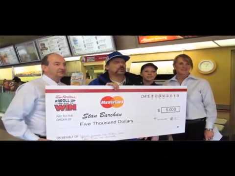 溫莎男子在 "滾滾紅塵 "中大獲全勝 (Windsor man wins big on Roll Up The Rim)