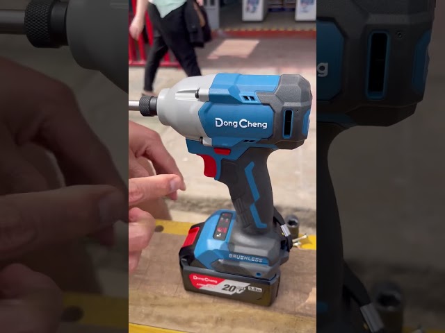 Vídeo relacionado con Dong Cheng Atornillador de Impacto Brushless a Batería 18V, 165Nm, Arranque Suave & Modo Autorroscante, 3 Velocidades, LED, 2x 2.0 Ah Batería + Cargador, Juego de Puntas + Dados