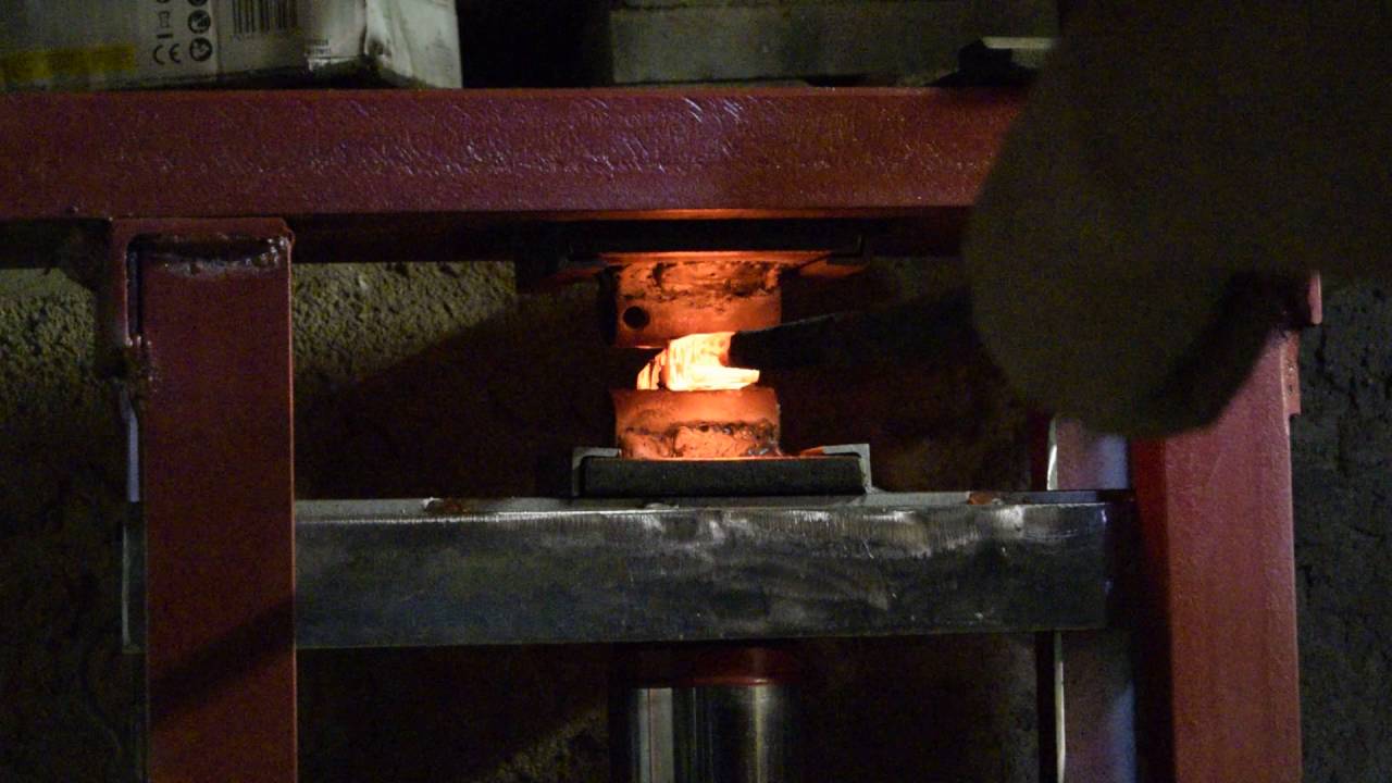 L'ACIER DAMAS A LA PRESSE - L' Atelier Norgrof
