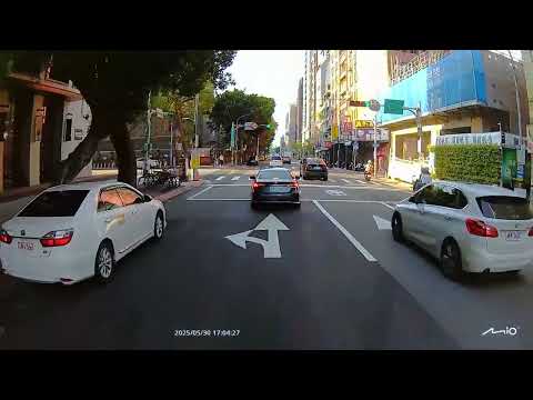 AGD-5525　TDN-2360　TDR-1666　TDW-5182　BVF-1270　0699-EA 紅線(併排)停車，不打雙黃燈或放置警告標誌。