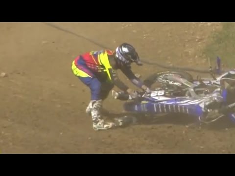 Crash Valentin Guillod vs  Damon Graulus (slow motion)