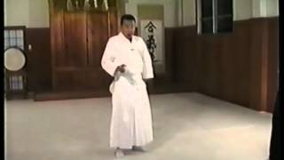 preview picture of video 'The Essential teachings of Aikido - Hikitsuchi Sensei 10 dan part 3'