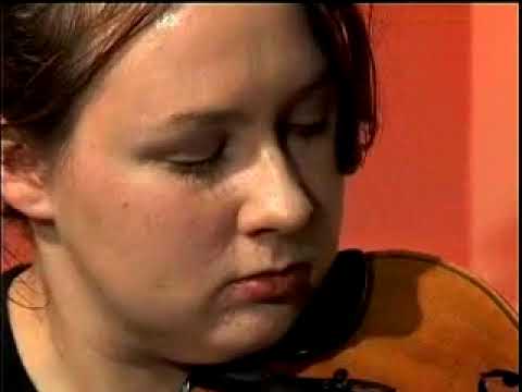 Fiona Lavin Fiddle Player Comhaltas Live two jigs ''The Lark's March'' and ''The Kilfenora Jig''