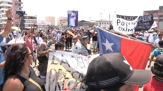 preview picture of video 'MÁS DE 2500 PERSONAS EN MARCHA DE LOS INDIGNADOS DE TARAPACÁ - Iquique TV'