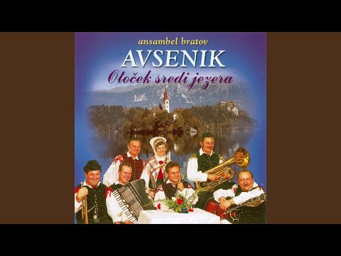 Otoček sredi jezera