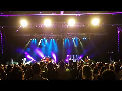 Alanis Morissette (09) Ironic - Live at Fantasy Sprigs, Indio, CA 2017-09-16