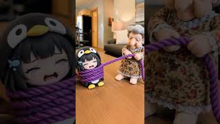My Plushie Cat Save Gugugaga from the Fun Evil Granny and Cut her Hairs