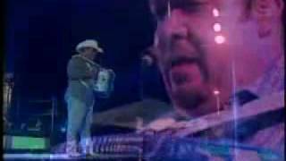 grupo pesado en vivo en lo mas alto del cielo