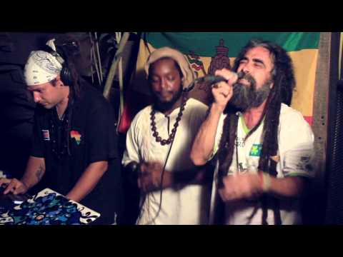 Johnny Dread - Traficantante (Puerto Viejo de Limon Costa Rica)   (Video Oficial)