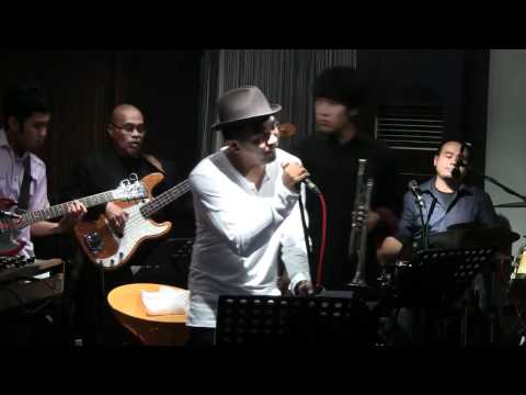 Glenn Fredly ft. Indra Lesmana - Janji @ Mostly Jazz 03/12/11 [HD]