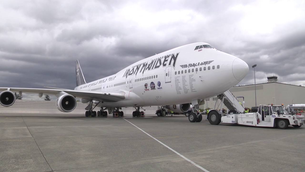 Iron Maiden's Ed Force One Rocks Boeing - YouTube