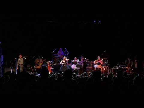 How to rock a violin: Quartet performs the outro of Prince's song '17 Days'.