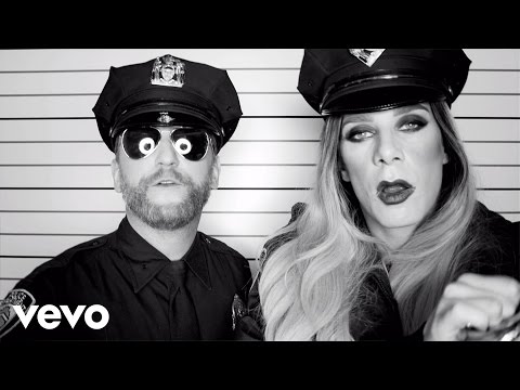 Mange Schmidt - Partypatrullen ft. Miss Inga