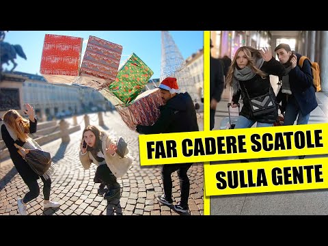 Far CADERE SCATOLE sulla GENTE - Speciale Natale (Candid Camera)