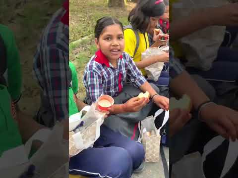 जय प्रभा गांव में प्राथमिक कक्षाओं का क्षेत्र भ्रमण