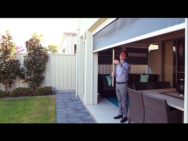 Vídeo relacionado con Yaheetech Toldo Vertical 250 x 160 cm Toldo Enrollable a Mano con Manivela Estor para Exterior Protección Solar y de la Intimidad Resistente al Agua con Manivela para Balcón Terraza y Jardín Antracita